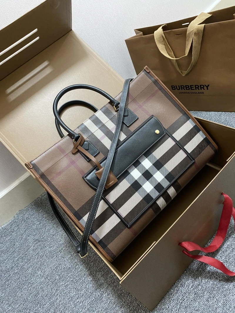 Burberry Shopping Bags 4140-0391