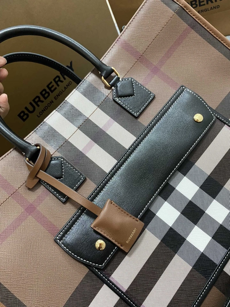 Burberry Shopping Bags 4140-0391
