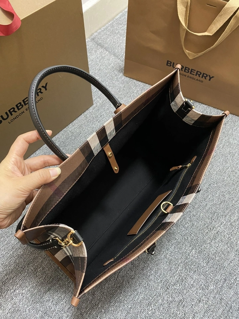 Burberry Shopping Bags 4140-0391