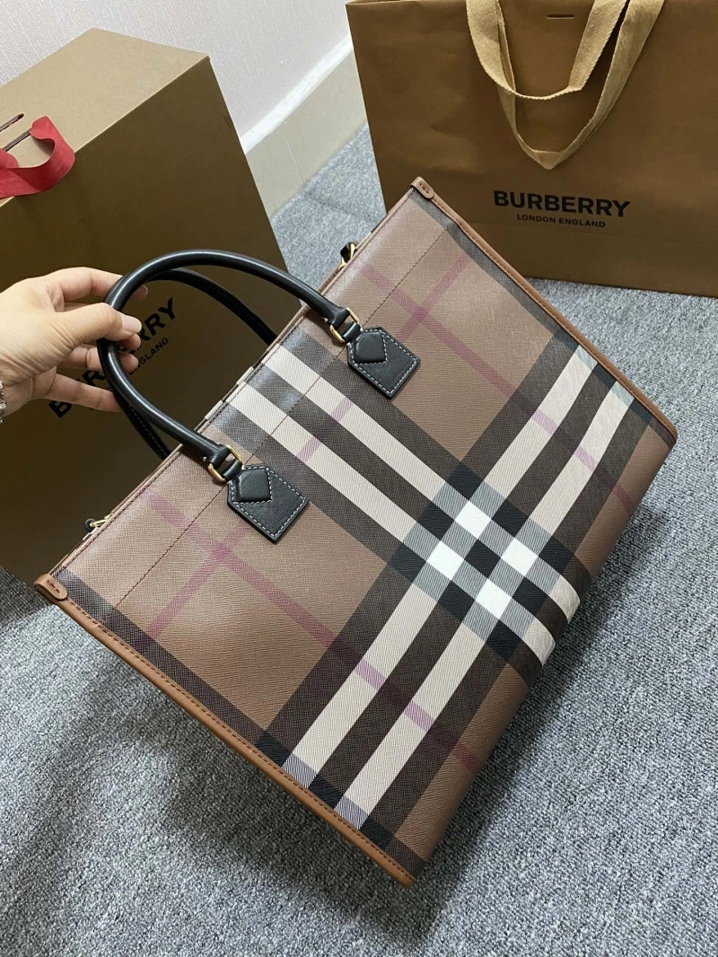 Burberry Shopping Bags 4140-0391