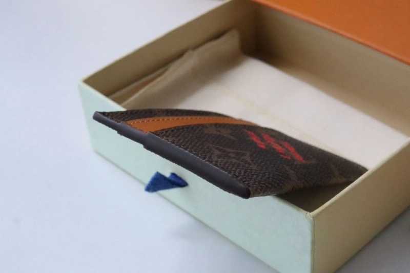 LV Wallets 4178A-0002