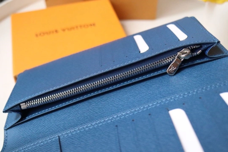 LV Wallets 4178A-0026