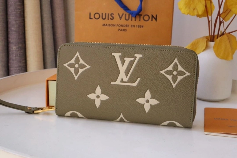 LV Wallets 4178A-0044