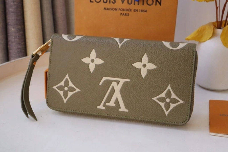 LV Wallets 4178A-0044