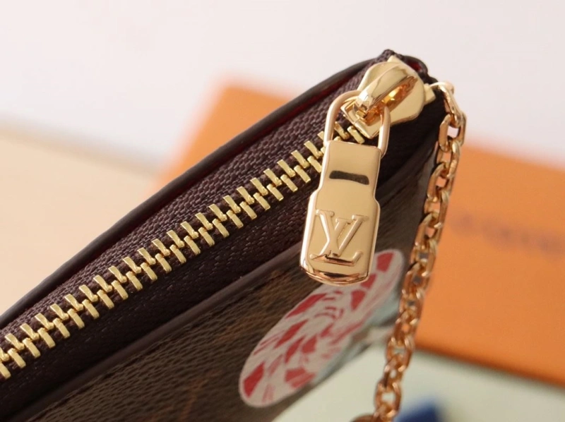 LV Wallets 4178A-0049