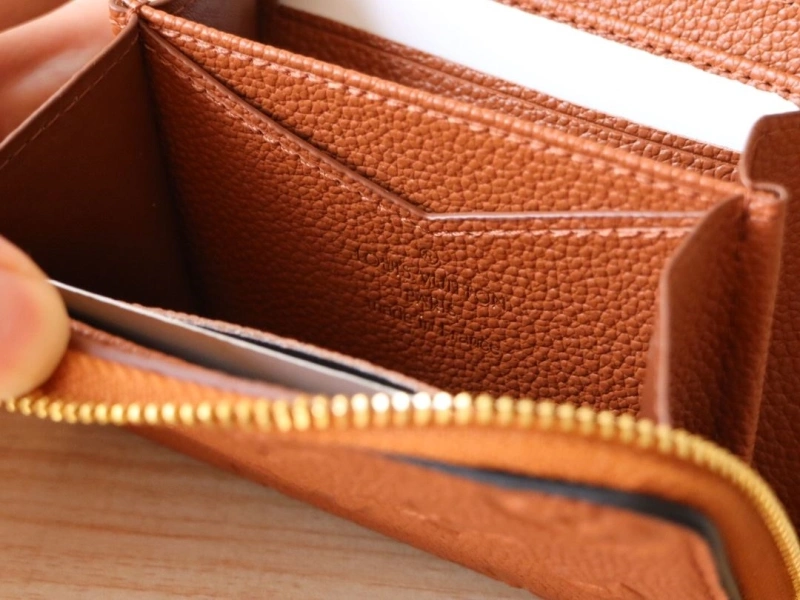 LV Wallets 4178A-0052