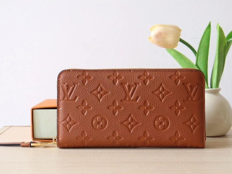 LV Wallets 4178A-0054