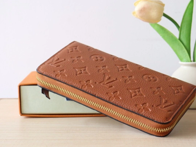 LV Wallets 4178A-0054