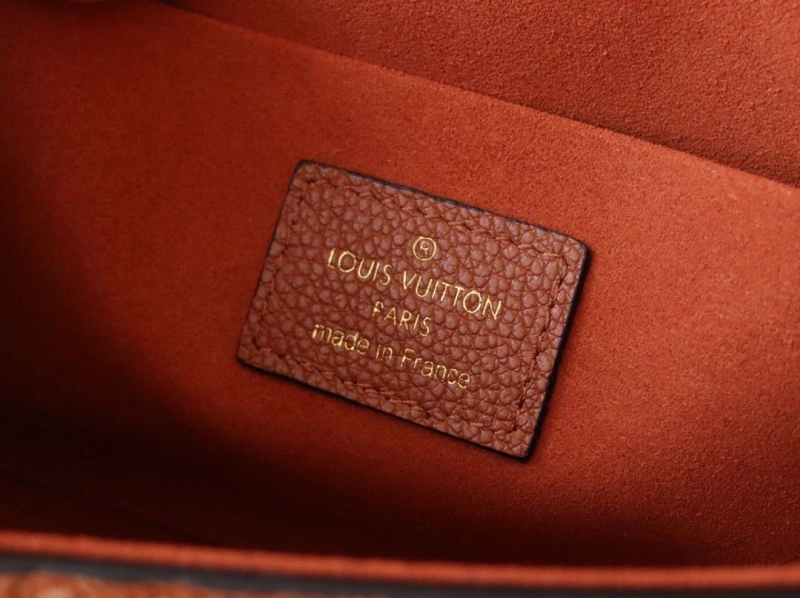 LV Wallets 4178A-0055