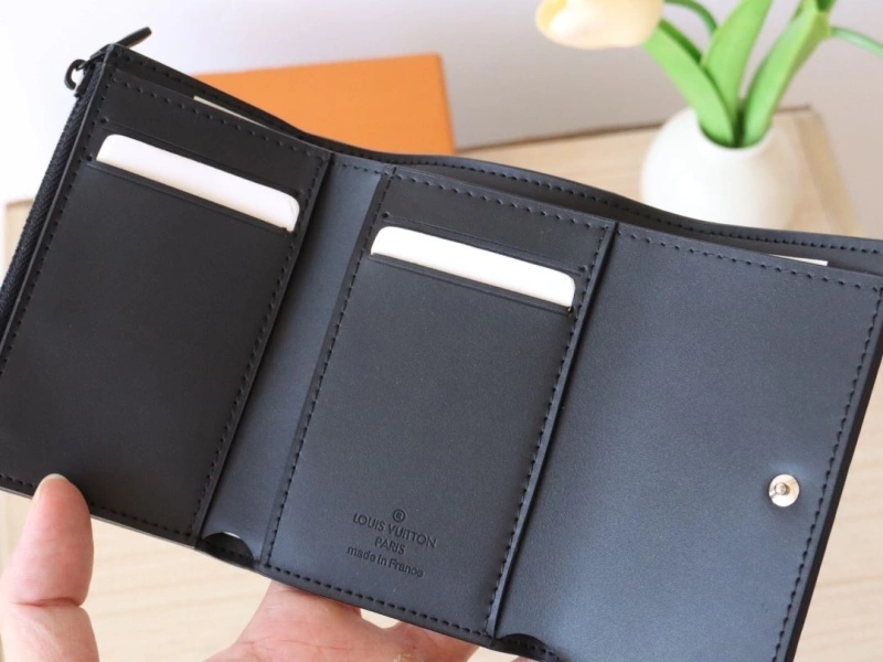 LV Wallets 4178A-0060