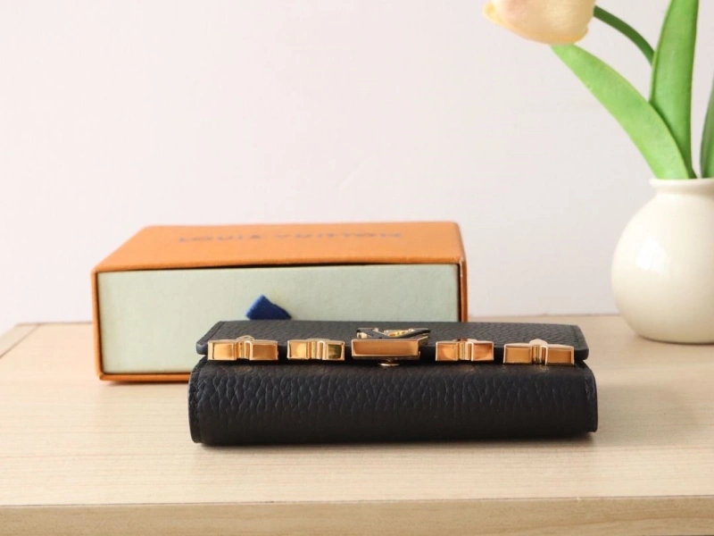 LV Wallets 4178A-0077