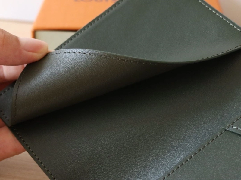 LV Wallets 4178A-0080