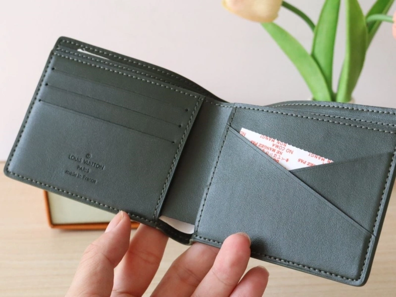 LV Wallets 4178A-0081