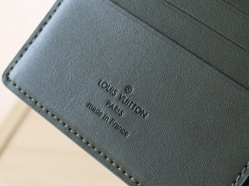 LV Wallets 4178A-0081