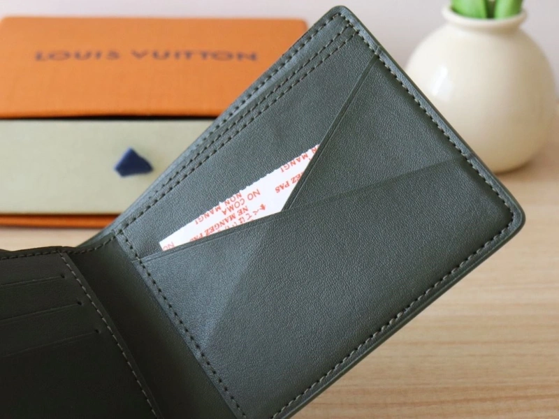 LV Wallets 4178A-0081