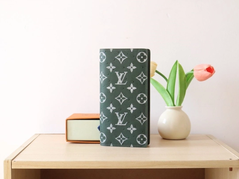 LV Wallets 4178A-0082