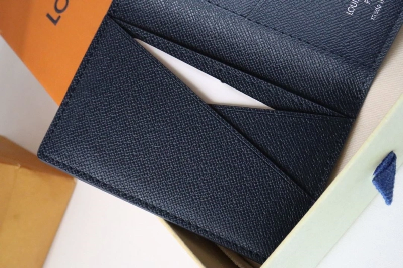 LV Wallets 4178A-0097