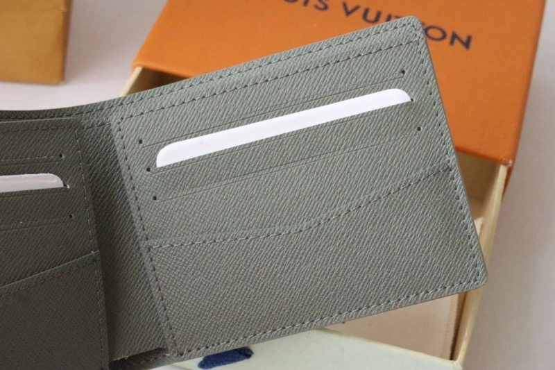 LV Wallets 4178A-0099