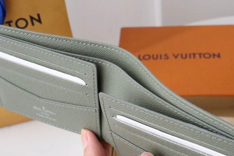 LV Wallets 4178A-0099