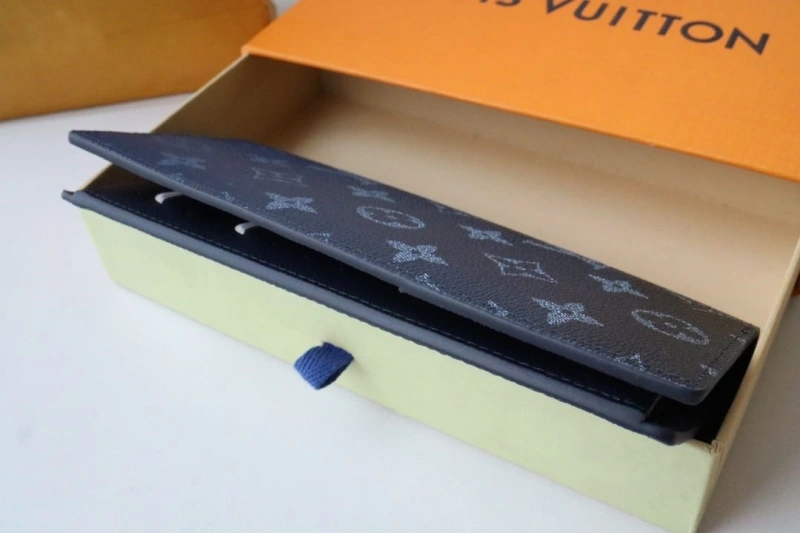 LV Wallets 4178A-0100