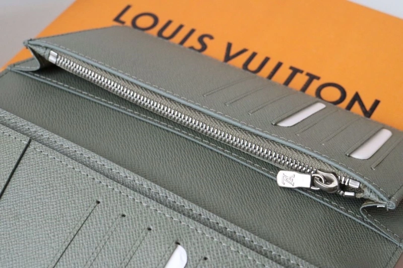 LV Wallets 4178A-0101