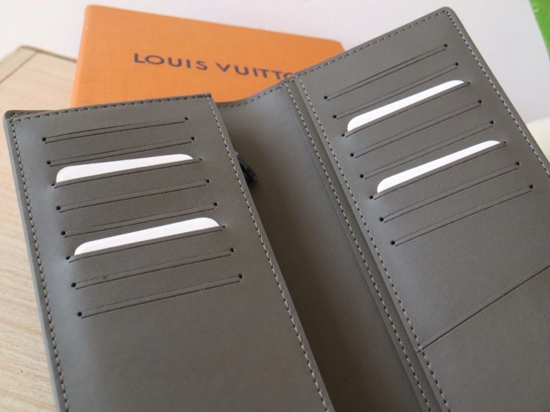 LV Wallets 4178A-0104
