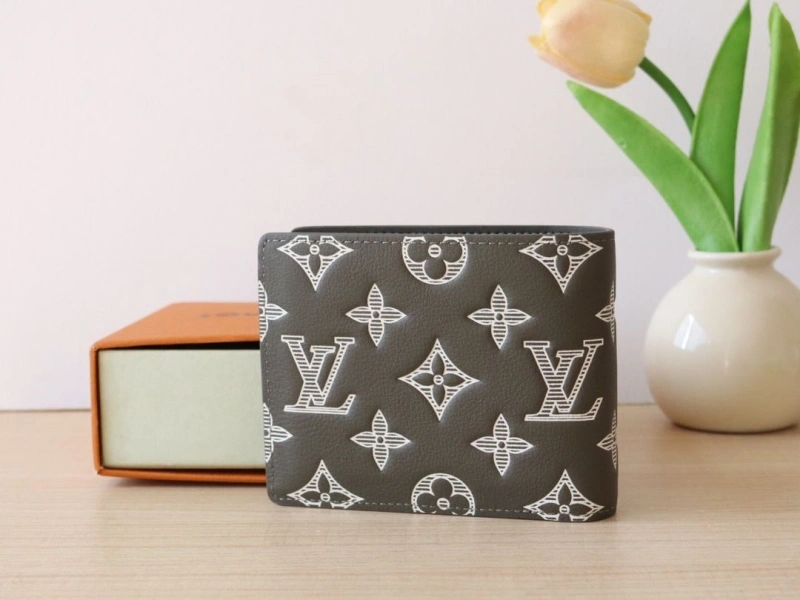 LV Wallets 4178A-0105