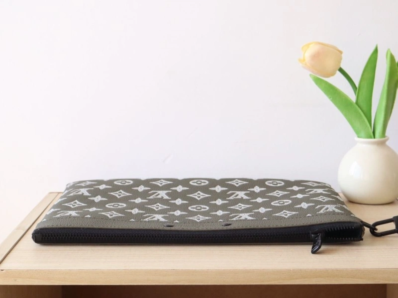 LV Clutch Bags 4178A-0109