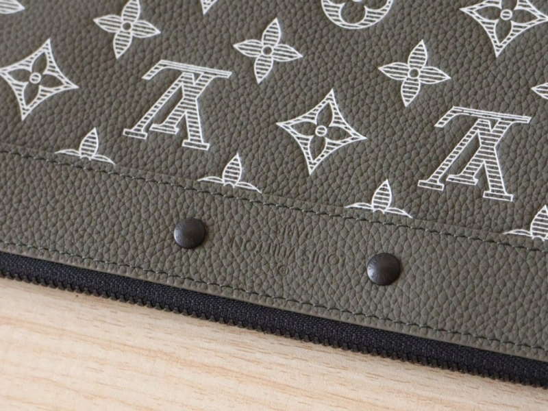 LV Clutch Bags 4178A-0109