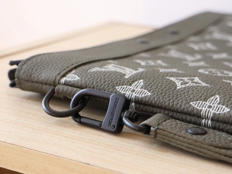 LV Clutch Bags 4178A-0109