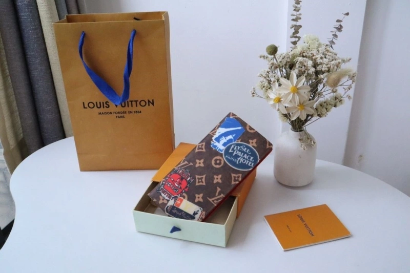 LV Wallets 4178A-0117