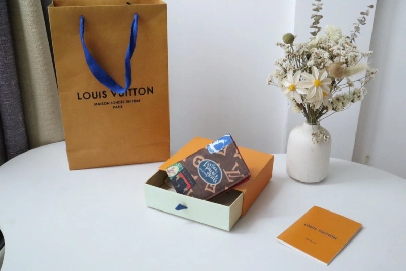 LV Wallets 4178A-0118