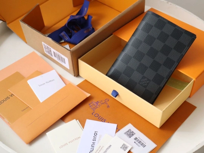 LV Wallets 4178A-0121