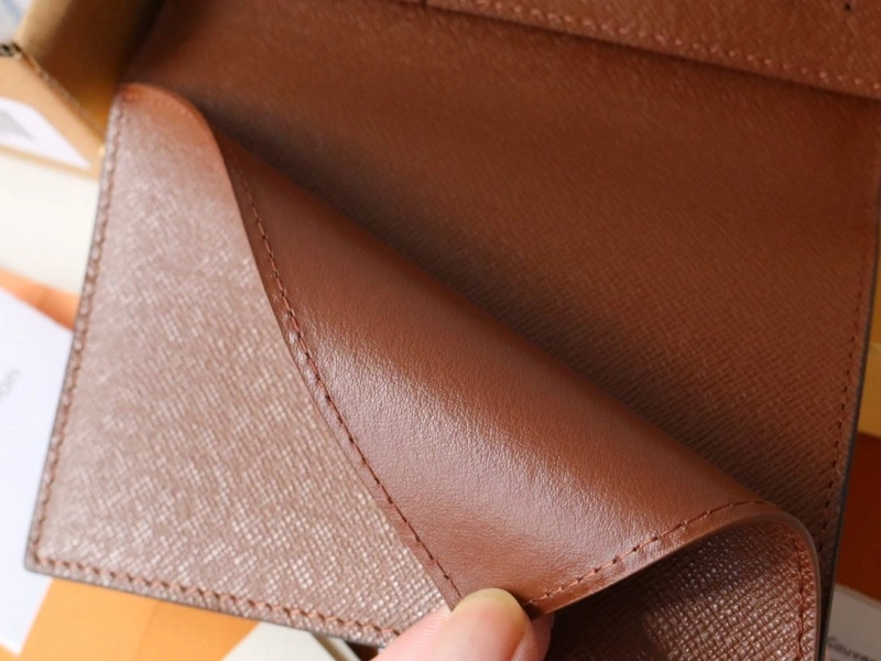 LV Wallets 4178A-0122