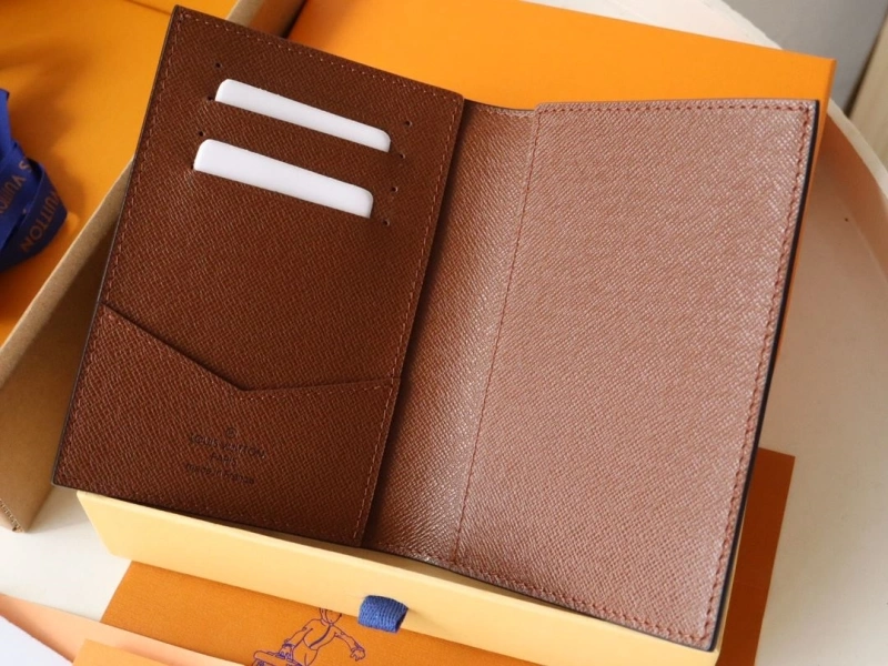 LV Wallets 4178A-0122