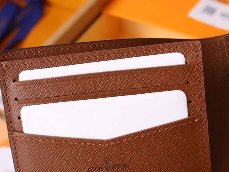 LV Wallets 4178A-0126