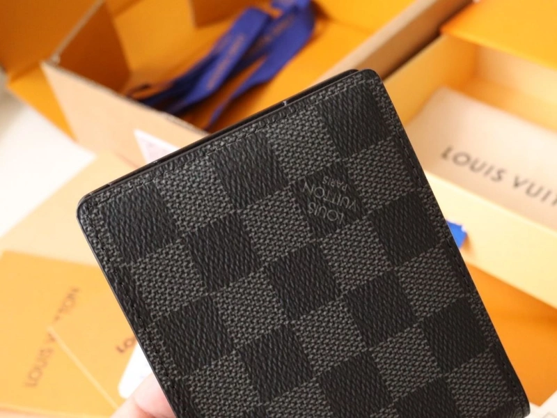 LV Wallets 4178A-0129