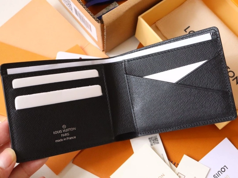 LV Wallets 4178A-0131