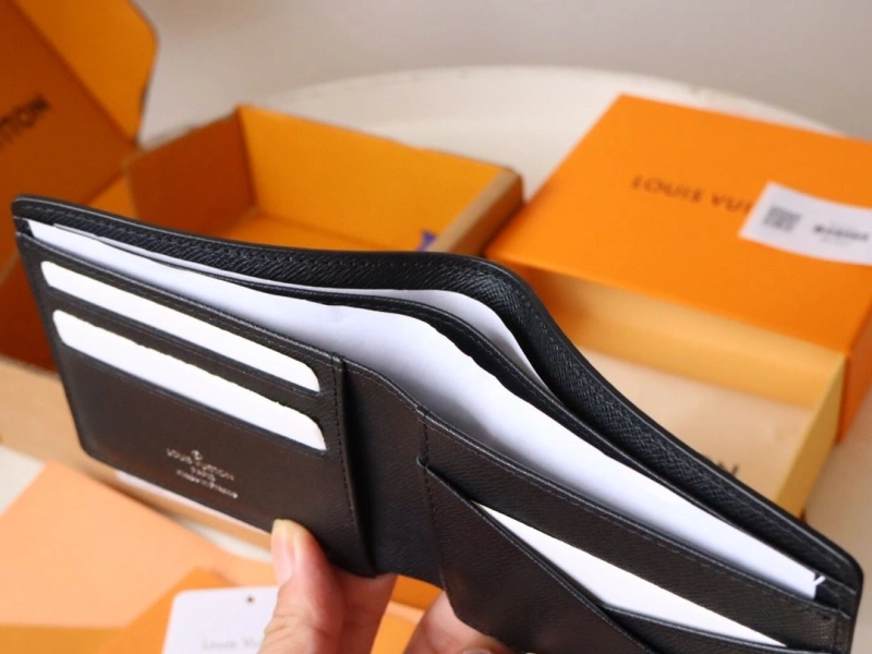 LV Wallets 4178A-0131