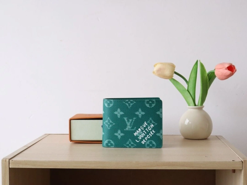 LV Wallets 4178A-0134