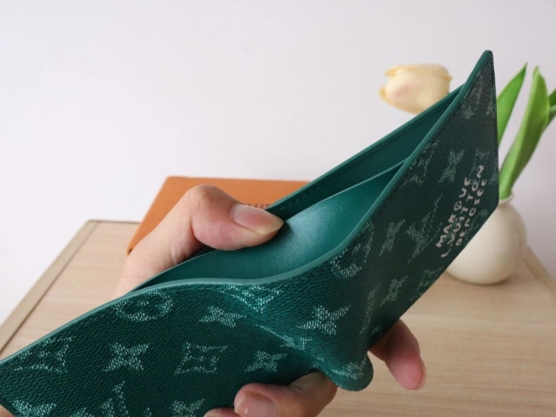 LV Wallets 4178A-0134