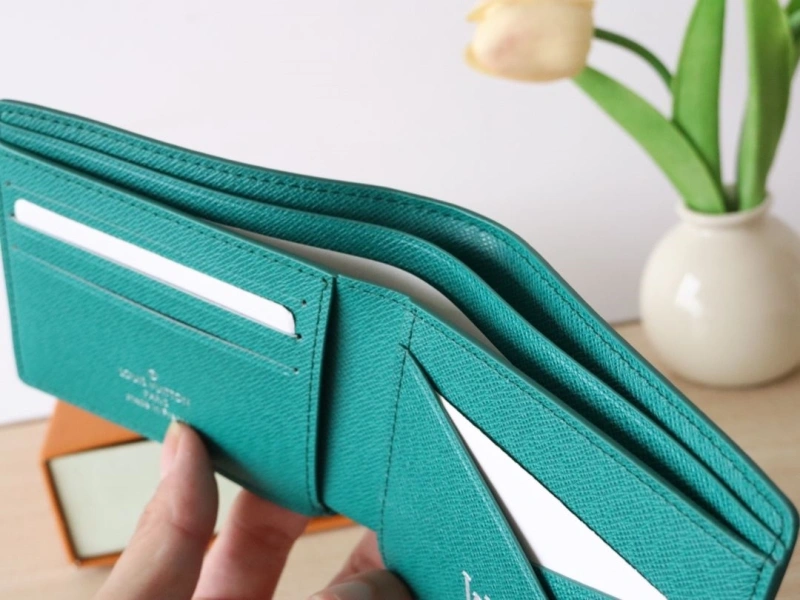 LV Wallets 4178A-0134