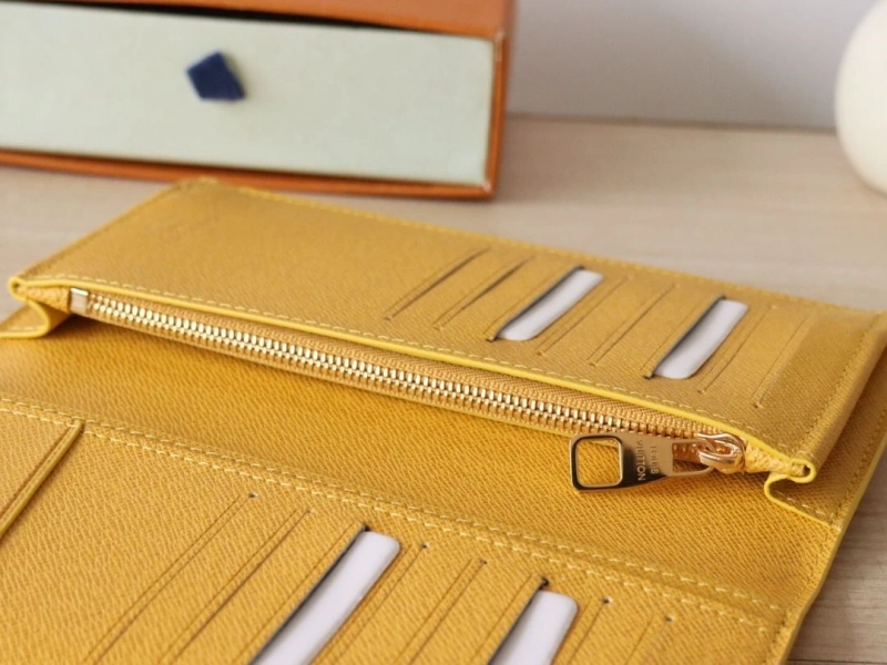 LV Wallets 4178A-0135