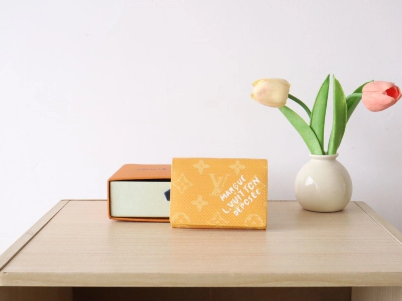 LV Wallets 4178A-0136