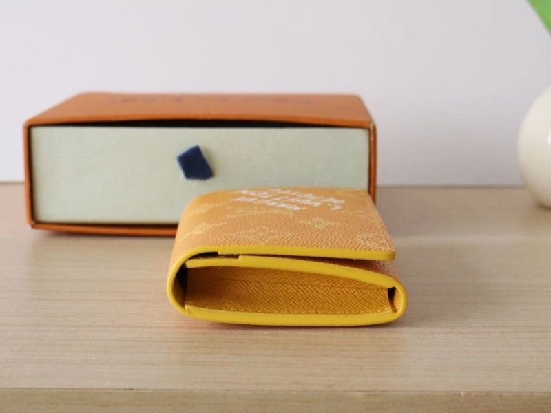 LV Wallets 4178A-0136