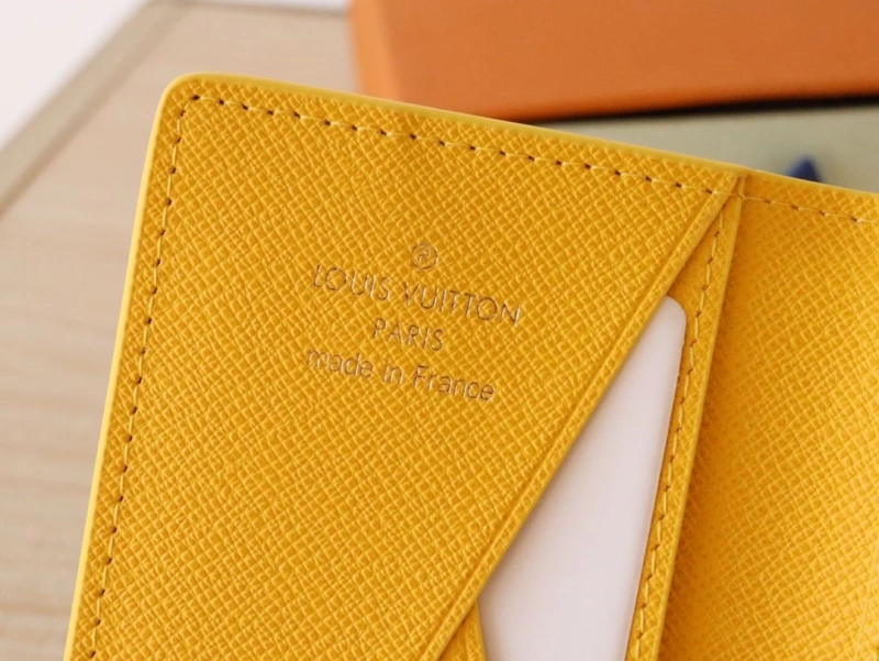 LV Wallets 4178A-0137