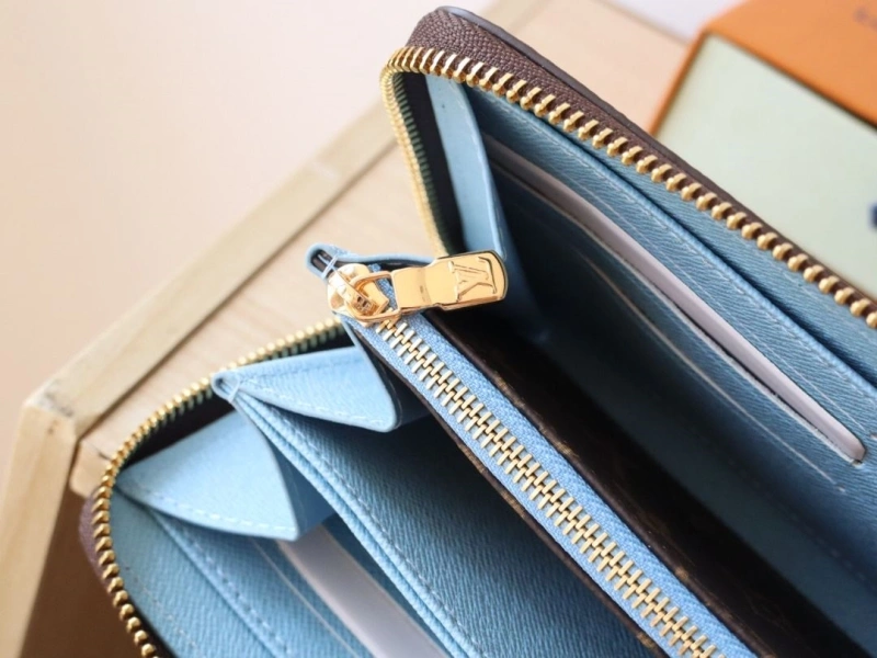 LV Wallets 4178A-0147