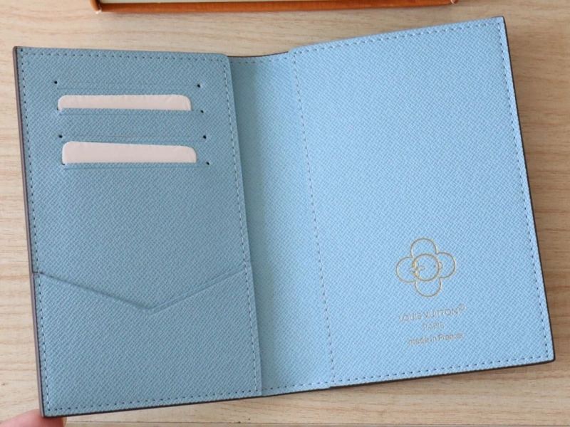 LV Wallets 4178A-0149