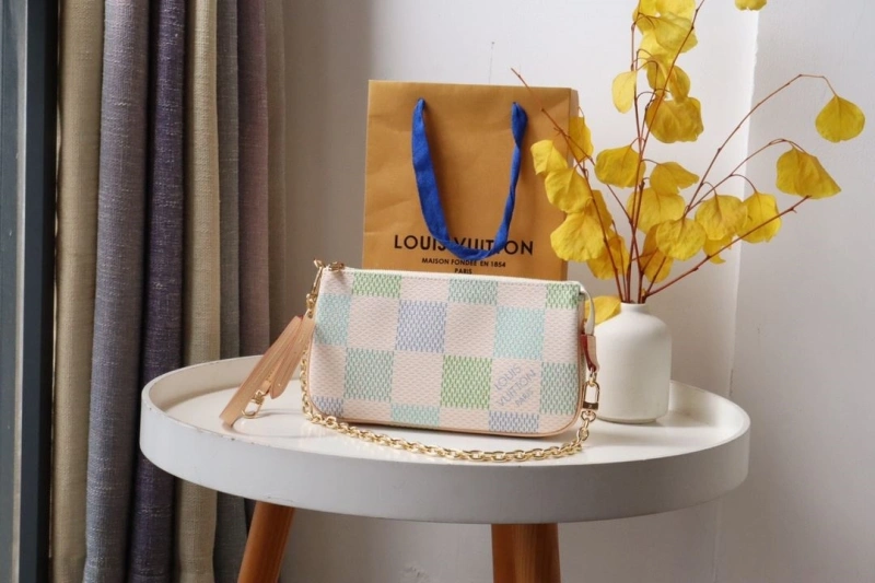 LV Wallets 4178A-0155