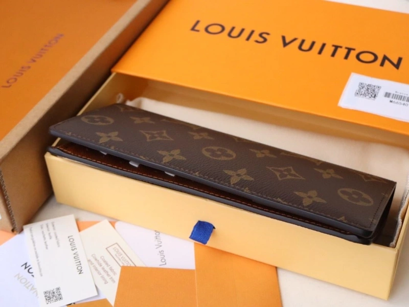 LV Wallets 4178A-0163
